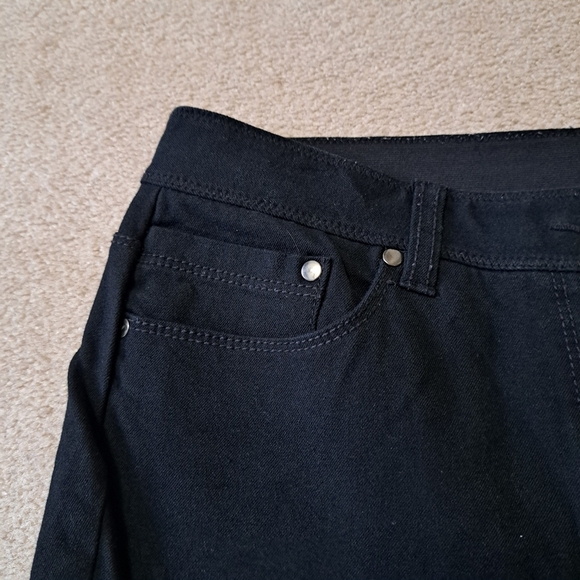 Chico's So Slimming Jeans Womens Size 6 (Chico's 0.5) Short Black Ankle Denim - Picture 3 of 10